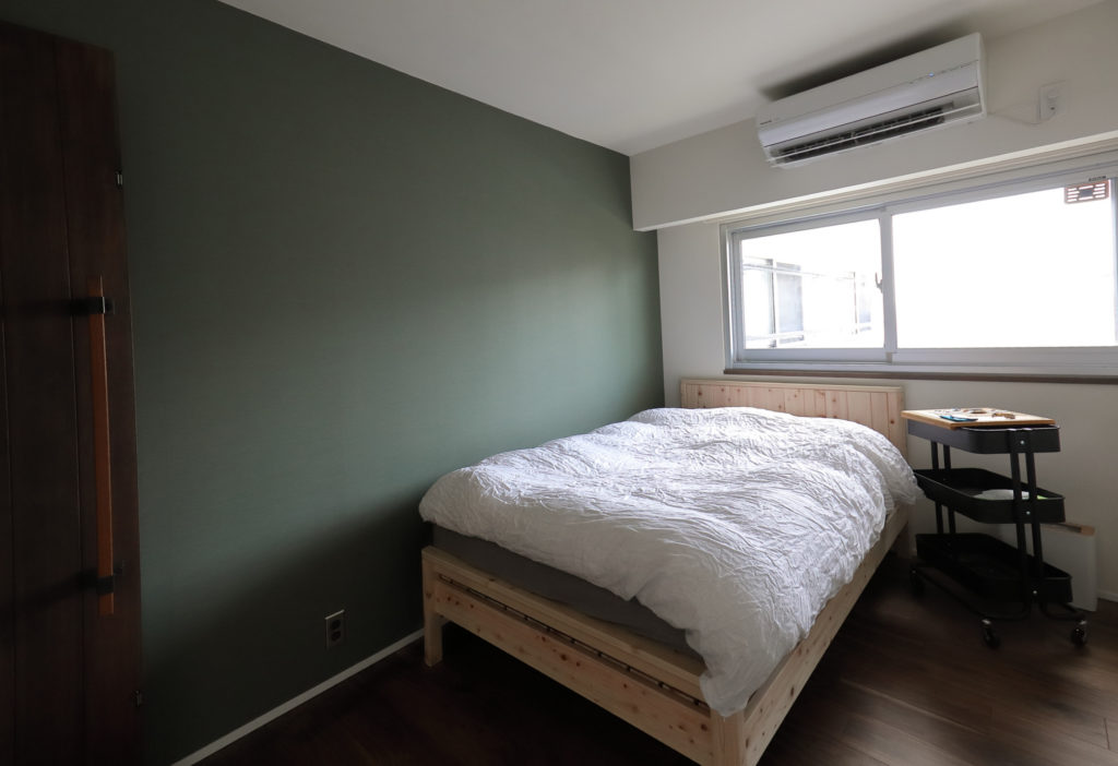 緑の寝室