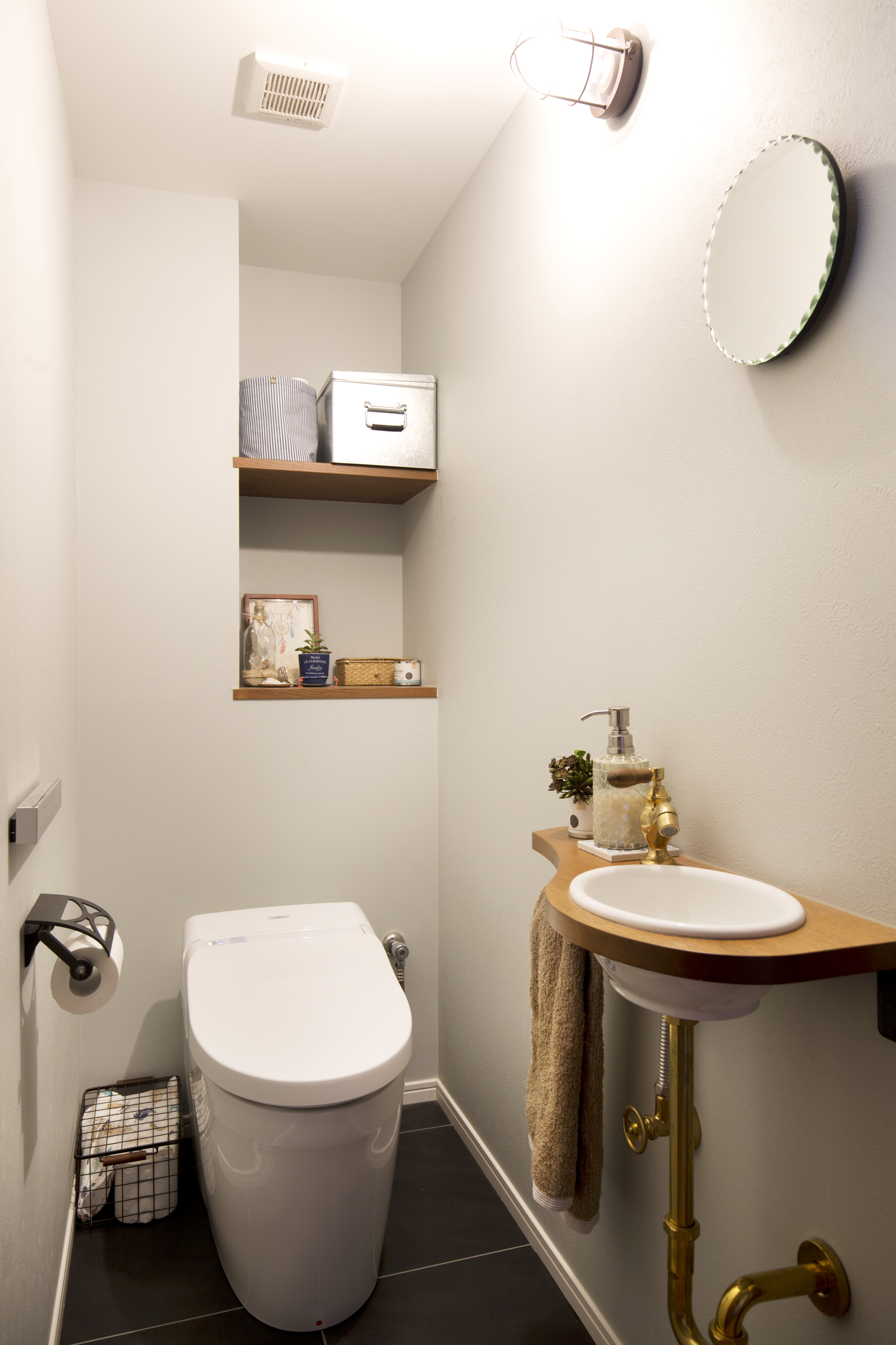 実例集 おしゃれなトイレのニッチ7選 取り入れるときの注意点も紹介 リノベーションのshuken Re マンション 住宅 中古物件をリフォームやリノベで住みやすくデザインし施工します