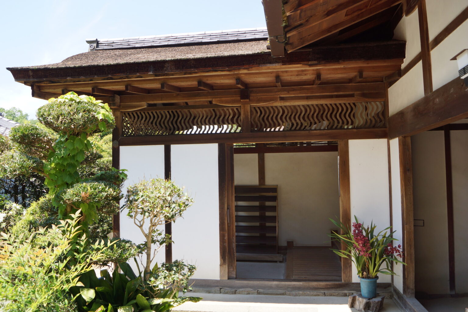 お寺の庫裏改築・リフォーム計画のポイント｜間取りの考え方や費用相場も解説 | 中古マンション・戸建てリノベーション＆リフォーム