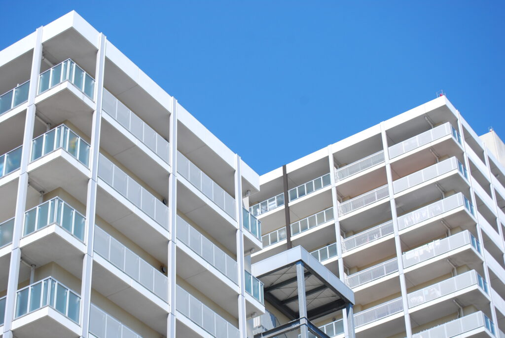 管理規約による民泊不可のマンション外観