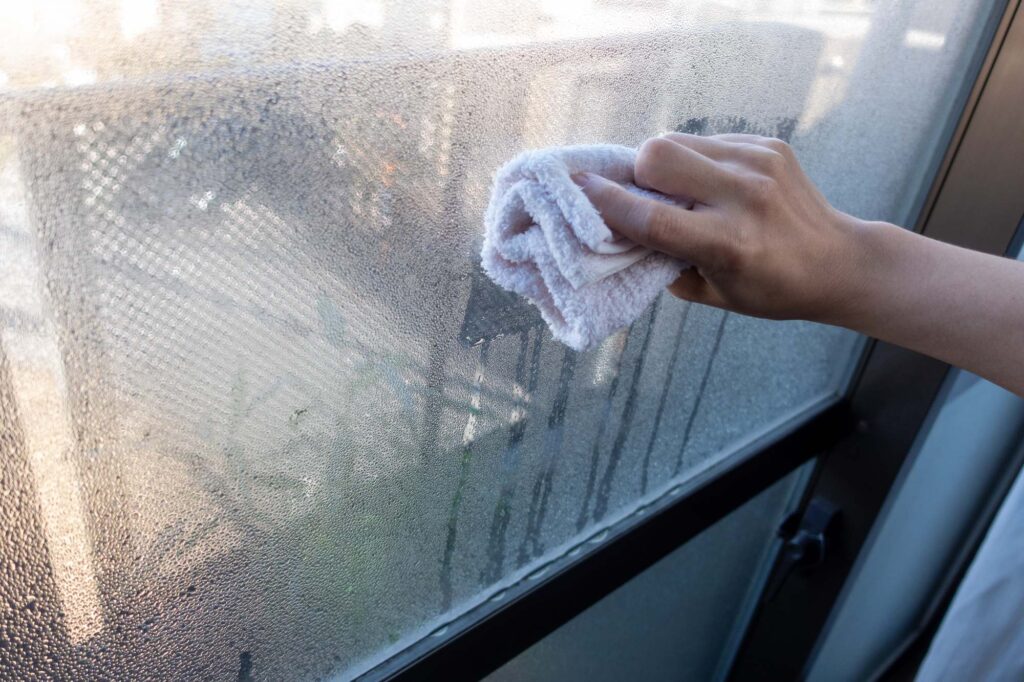 マンションの結露がひどい！なぜ発生する？【原因】