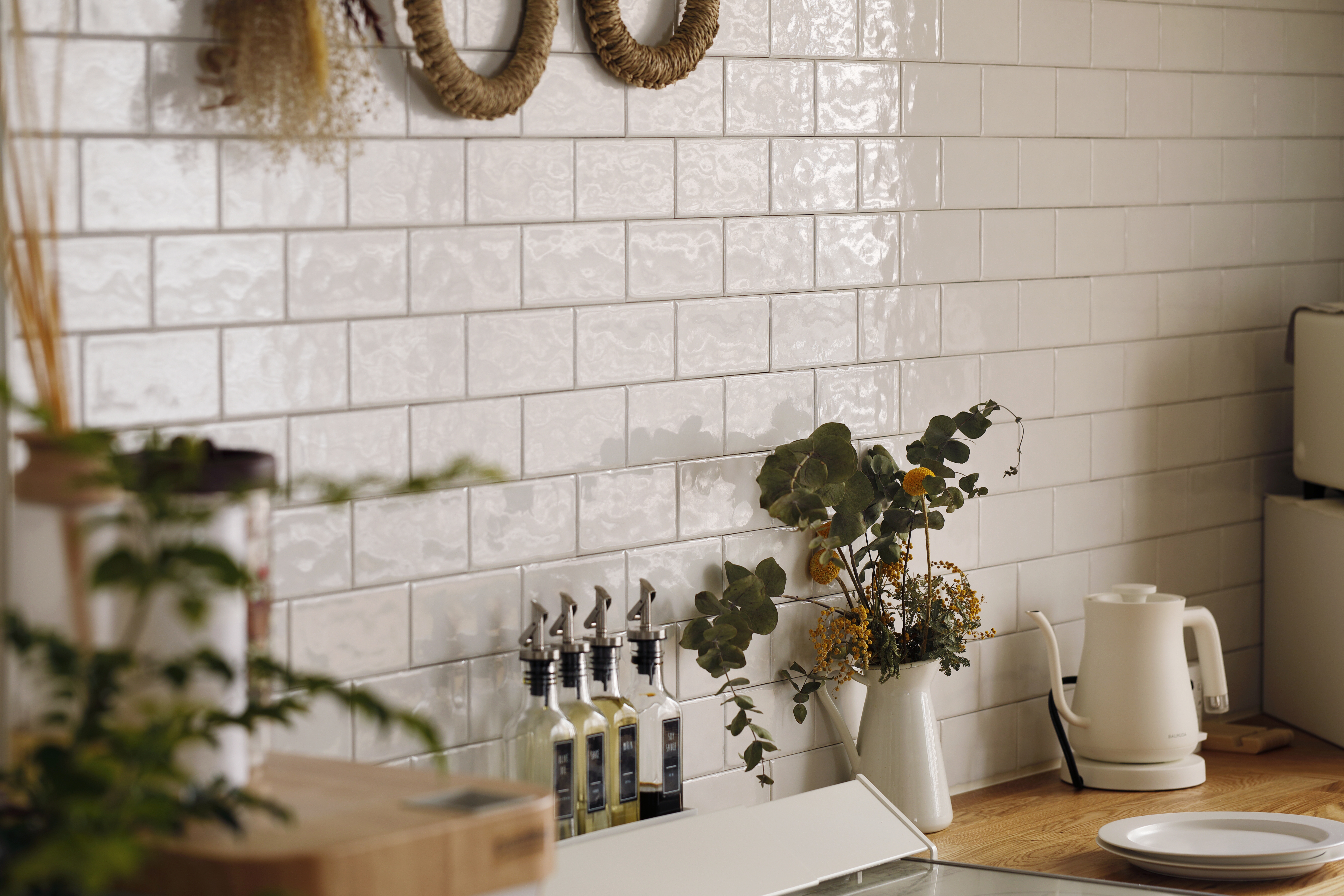 おしゃれな壁のキッチンリノベ デザイン実例を紹介 リノベーションのshuken Re マンション 住宅 中古物件をリフォームやリノベで住みやすくデザインし施工します