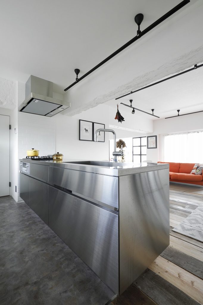 おしゃれで清潔なステンレスキッチンのメリット・デメリット｜千葉のキッチンリノベ実例 リノベーションのSHUKEN