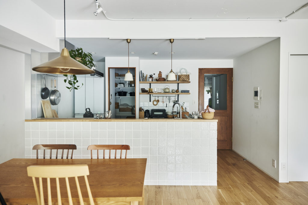 LDを見渡せる対面式キッチン