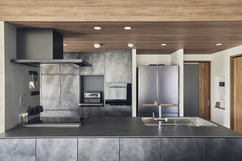 主役のアイランドキッチン