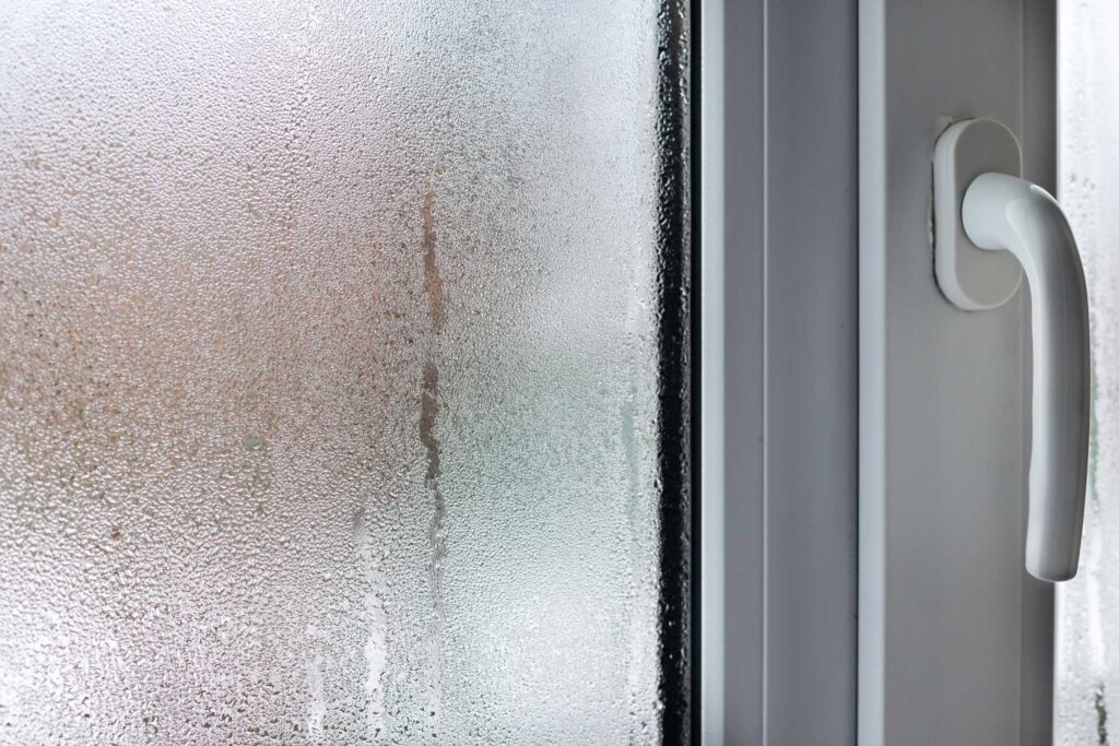 マンションの結露がひどい状態を放置するリスク