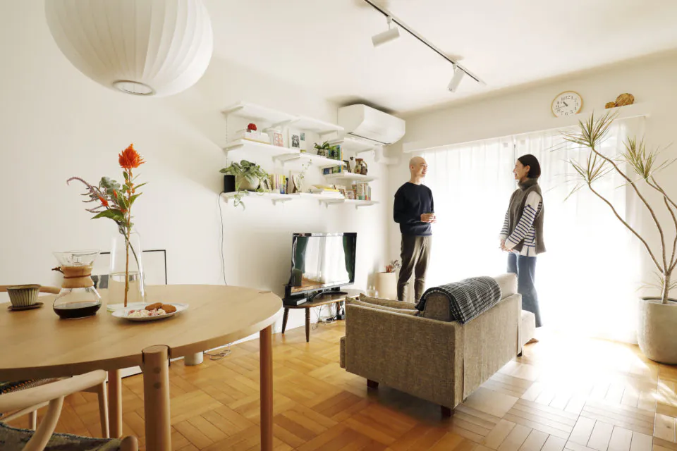 70平米マンションリノベーション事例：ふたりで育てる「白い箱」